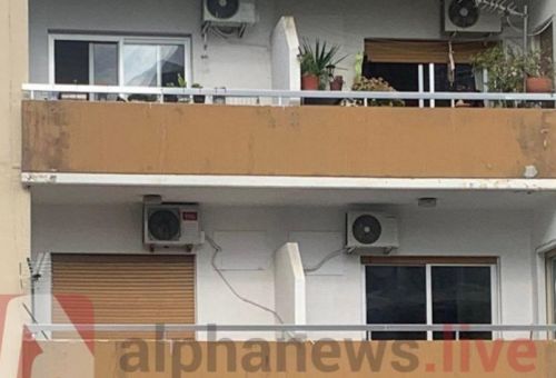 Μόνη στο σπίτι η τετράχρονη που έπεσε στ...